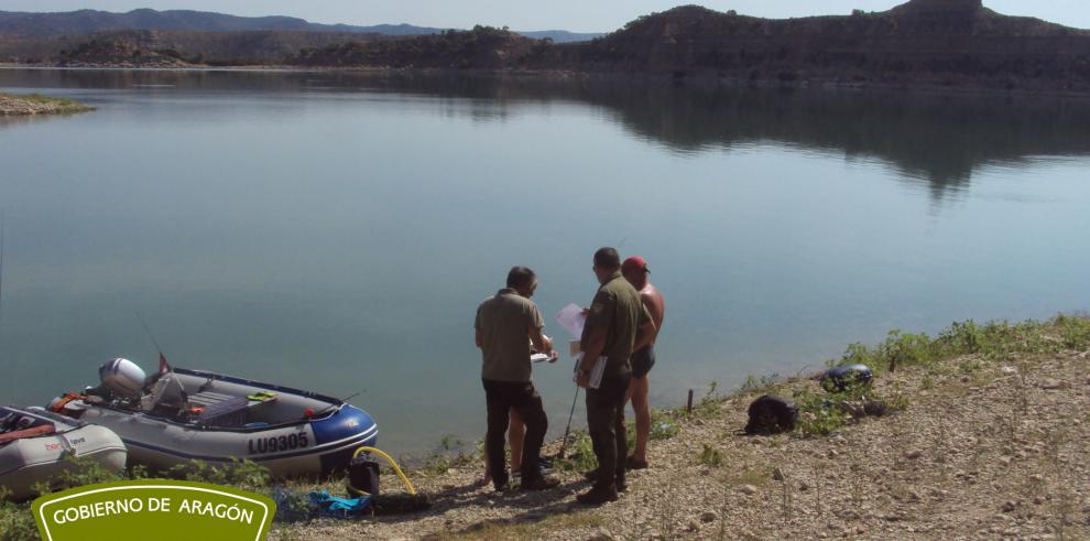 Desalojado un campamento ilegal de pescadores en el Mar de Aragón