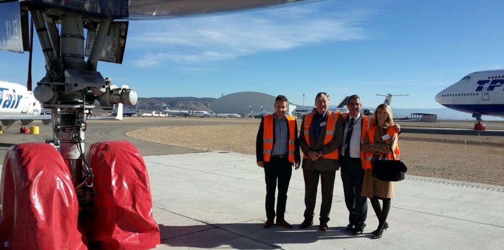 El aeropuerto de Teruel recibe la visita de representantes de la escuela de pilotos Flying Time Aviation (FTA)