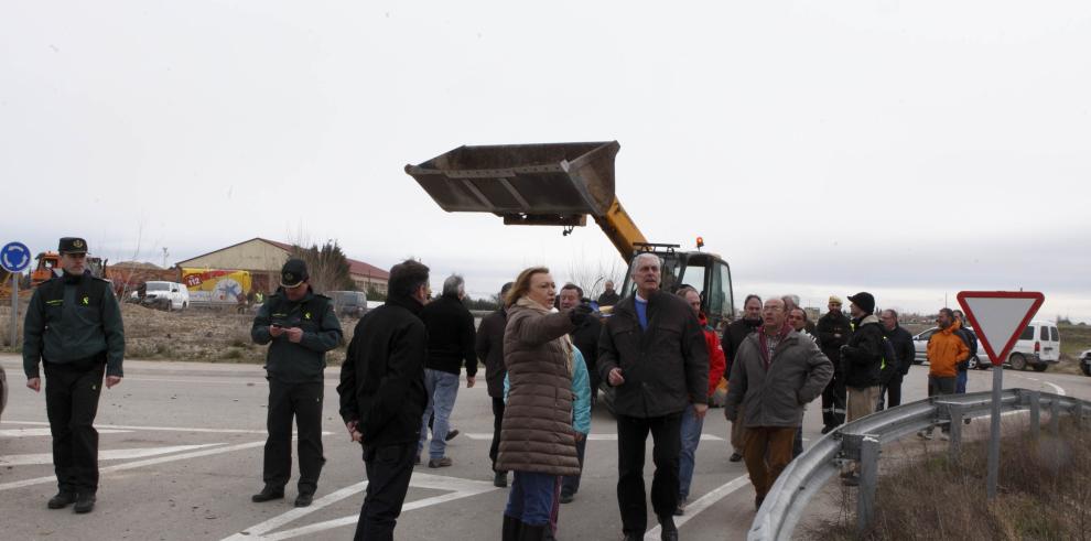 Visita de Rudi a las localidades afectadas por la riada del río Ebro