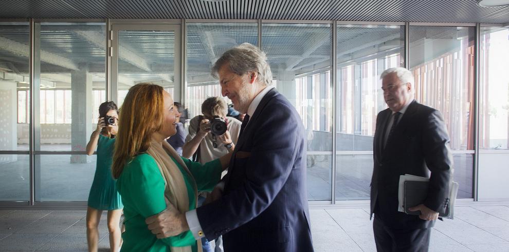 La consejera de Educación agradece que el ministro respete la competencia   autonómica en la suspensión de la aplicación de la LOMCE