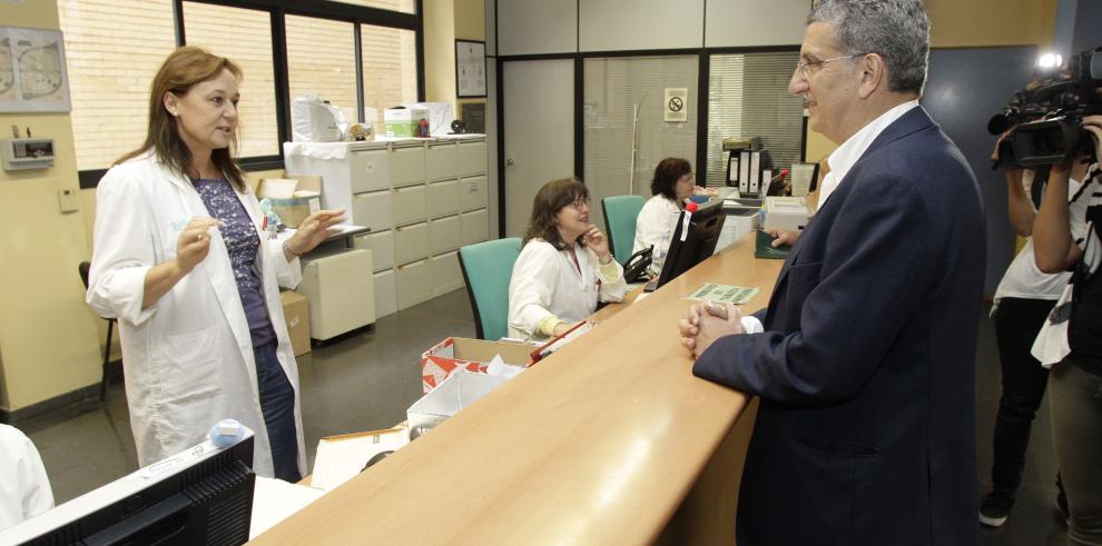 El consejero de Sanidad ratifica el modelo aragonés para el acceso universal a la sanidad