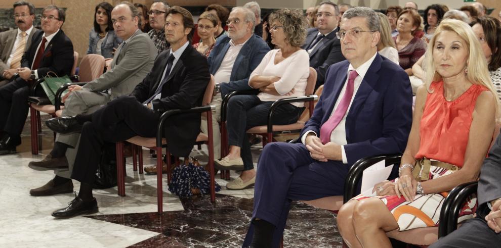 El consejero de Sanidad reafirma su compromiso con las entidades que trabajan en salud mental