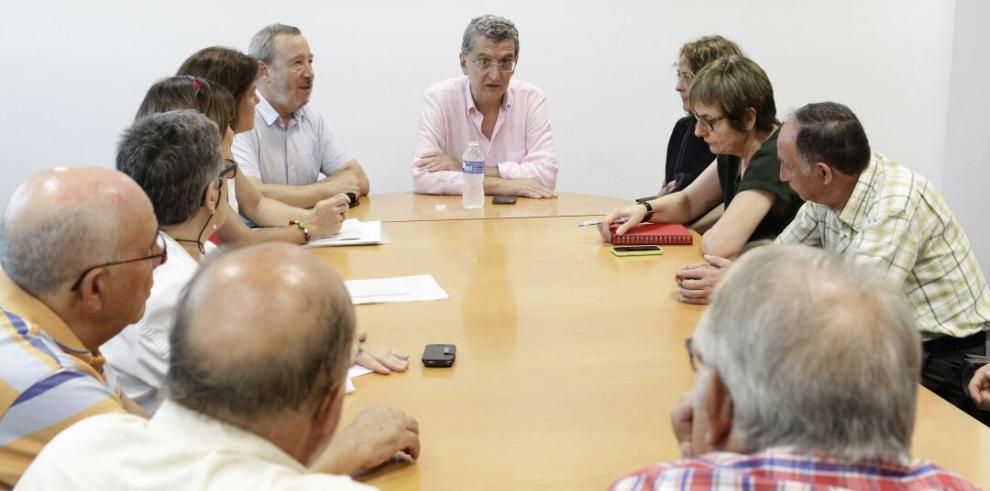 El consejero de Sanidad se ha reunido con asociaciones vecinales del Sector Zaragoza III