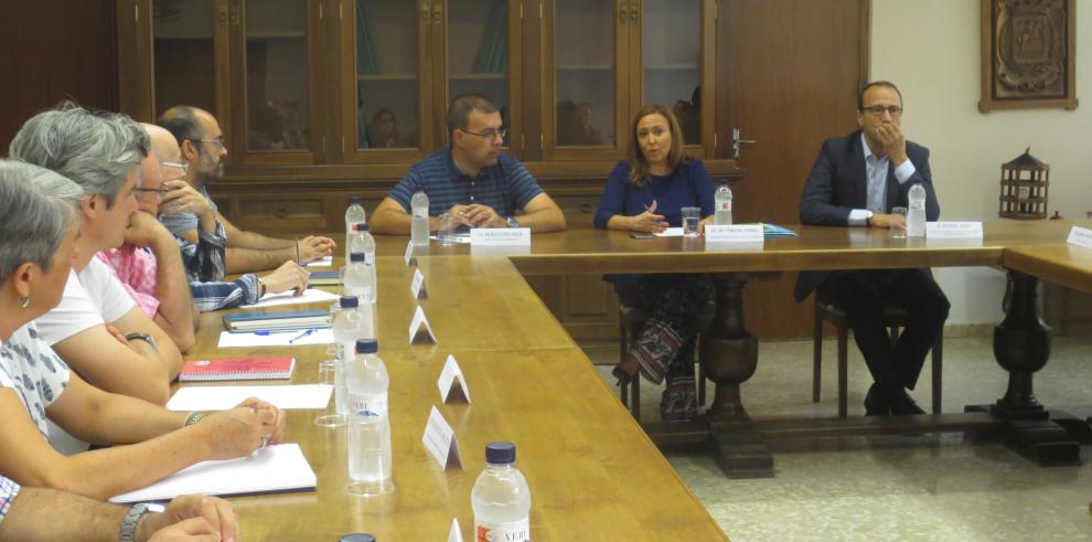 Mayte Pérez abre un proceso de diálogo y colaboración con los directores de institutos de Secundaria de Huesca