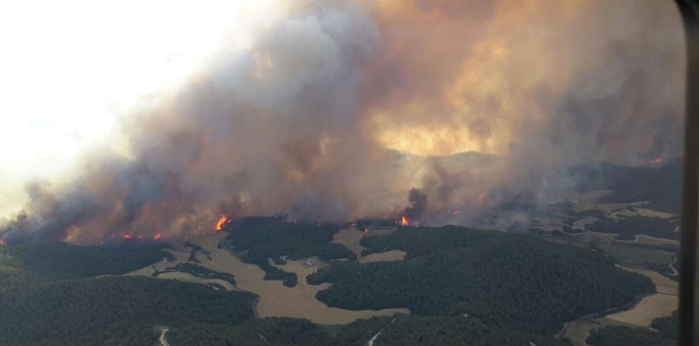 El incendio de Luna obliga a desalojar Asín, Orés, Farasdués y Malpica de Arba, en las Altas Cinco Villas