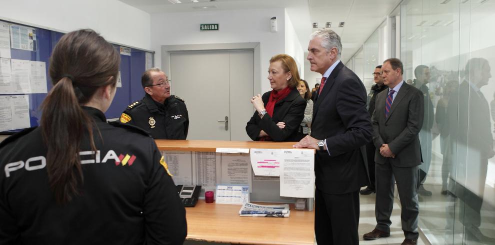 Rudi visita la comisaría de la Unidad de la Policía Nacional adscrita al Gobierno de Aragón