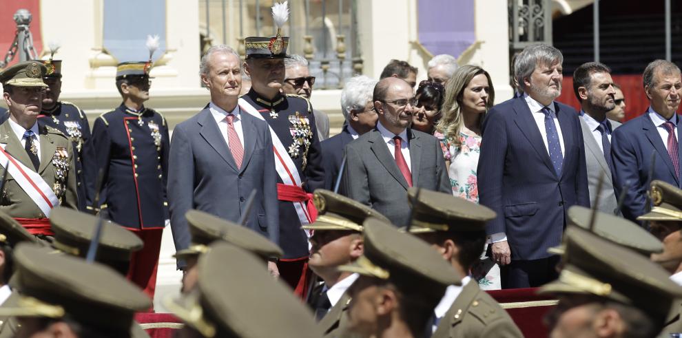 El presidente de Aragón asiste a la entrega de Reales Despachos en la Academia General Militar