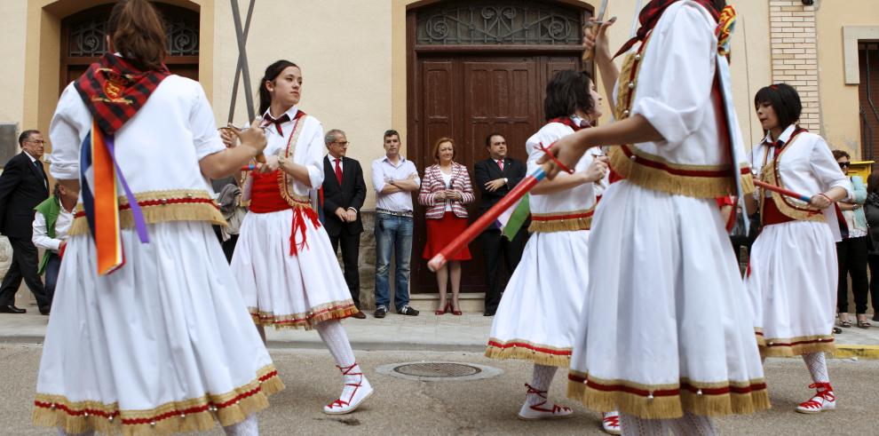 La presidenta Rudi, en la XII Muestra de Danzantes celebrada en Gurrea de Gállego