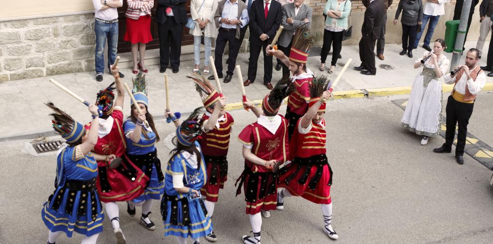 La presidenta Rudi, en la XII Muestra de Danzantes celebrada en Gurrea de Gállego