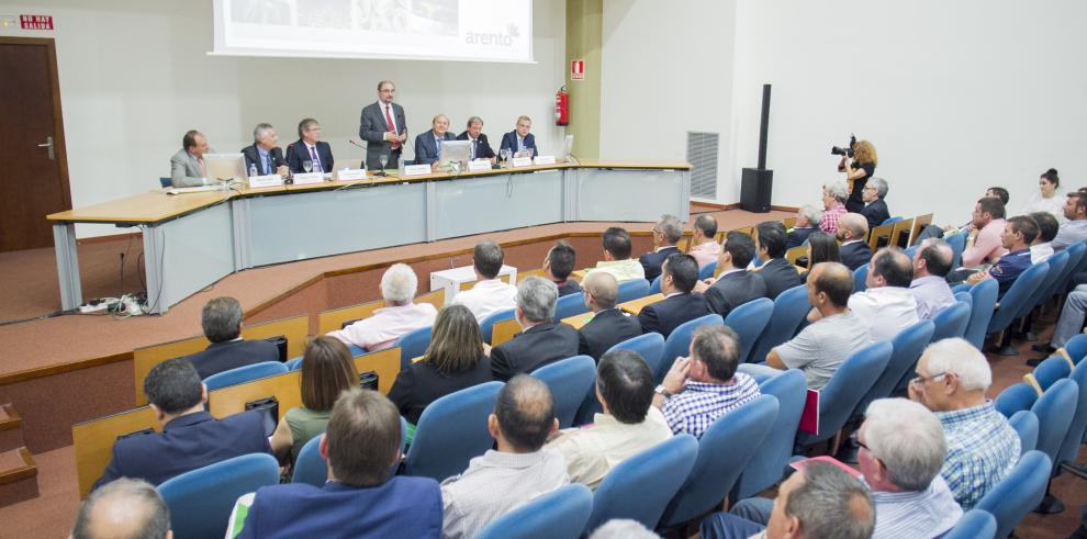 Javier Lambán clausura la Asamblea General del Grupo Arento