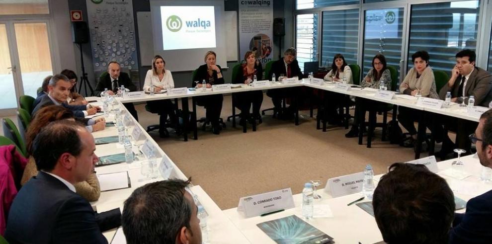 Formación especializada y un esfuerzo común para reforzar la marca son algunas de las preocupaciones que las empresas de Walqa han trasladado hoy a la consejera de Economía