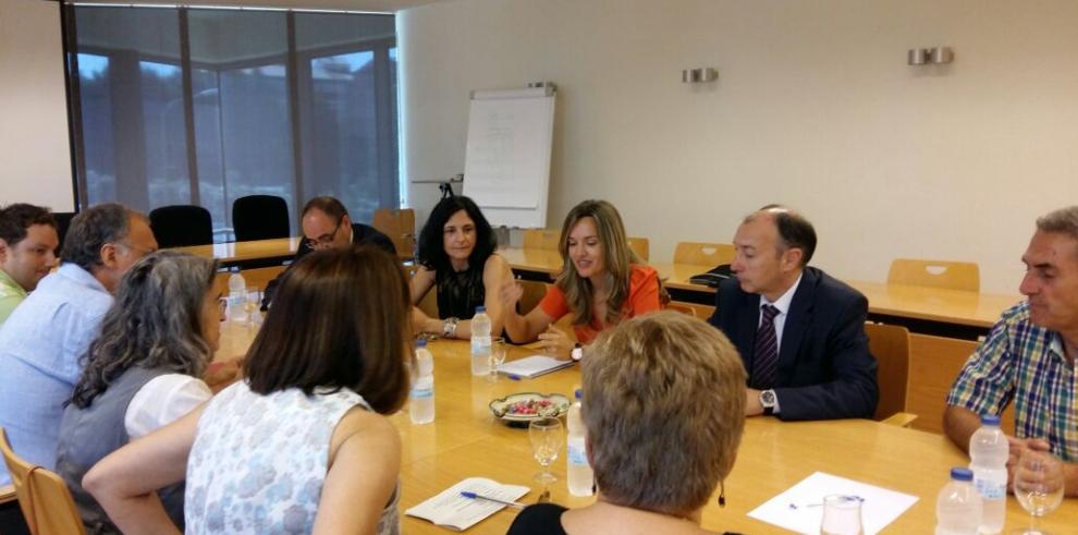 Pilar Alegría visita el campus universitario de Teruel 