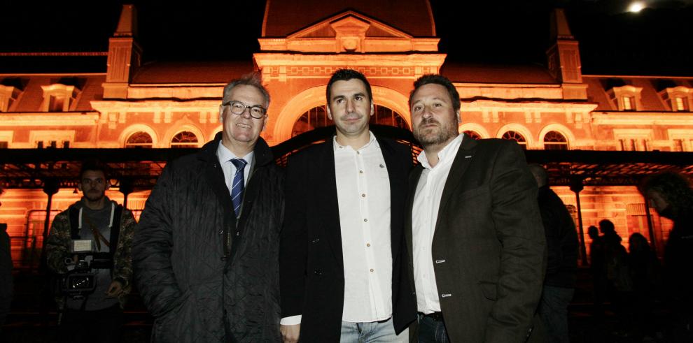 José Luis Soro inaugura la nueva iluminación exterior de la Estación de Canfranc 