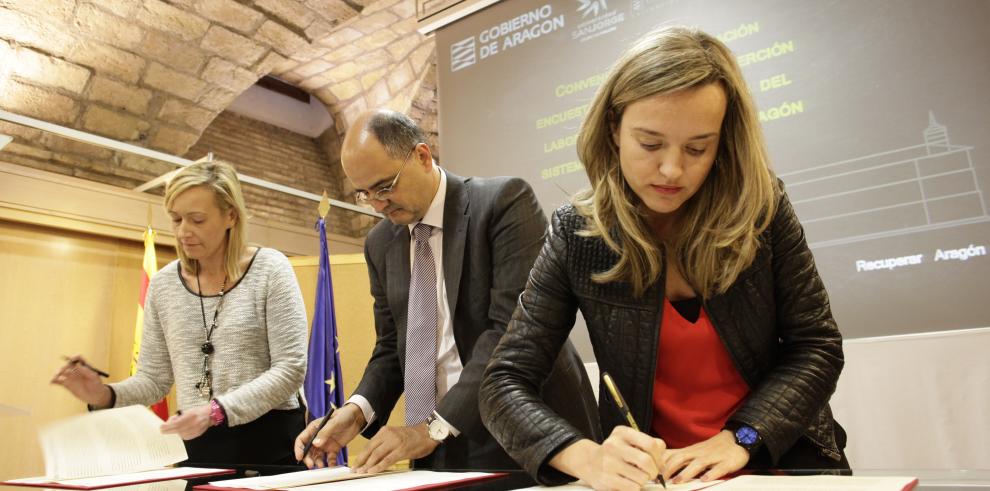 Gobierno de Aragón y responsables universitarios firman un convenio para estudiar la inserción laboral de los egresados universitarios