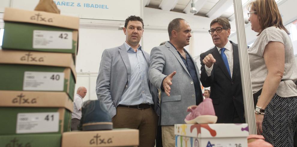 Brea de Aragón celebra su primera Feria de Calzado y Afines