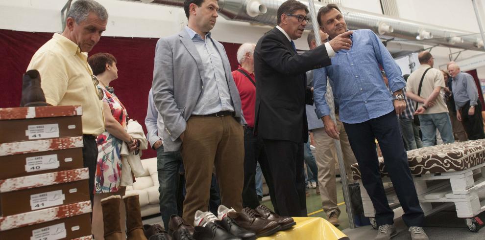 Brea de Aragón celebra su primera Feria de Calzado y Afines