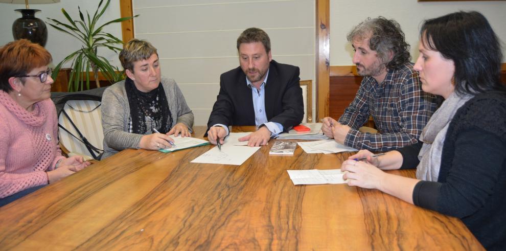 José Luis Soro se compromete a iniciar las obras de la carretera Sena-Sariñena en 2016