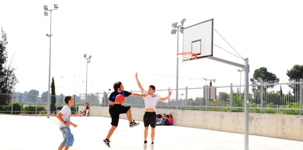 Educación implanta un programa de apoyo a jóvenes deportistas en tres institutos 