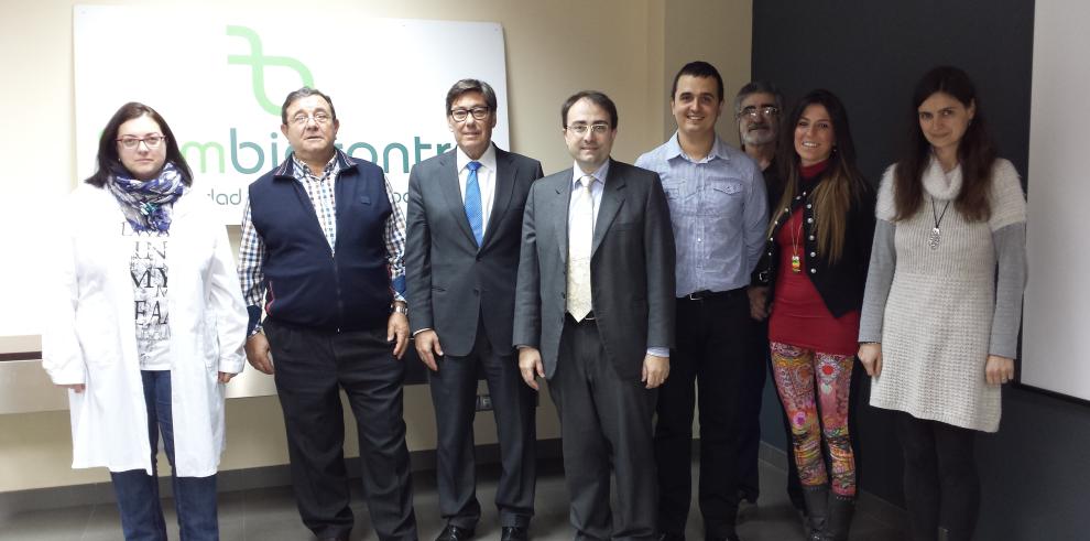 Arturo Aliaga visita tres industrias en Ejea de los Caballeros