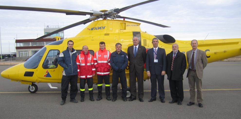 Suárez visita la posible ubicación del Servicio Aéreo de Transporte Sanitario y Emergencias del 112 de Teruel en el Aeropuerto de Caudé