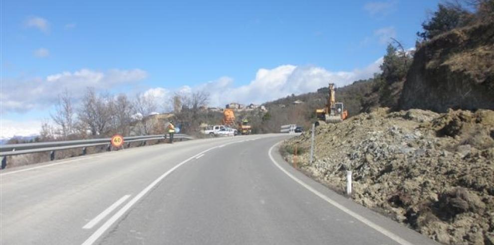 Obras Públicas adjudica nuevas actuaciones de mejora del firme de la carretera A-138