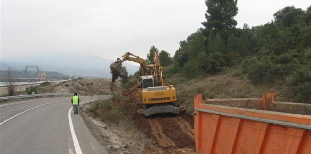 Obras Públicas adjudica nuevas actuaciones de mejora del firme de la carretera A-138