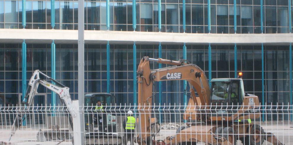 Expo Zaragoza Empresarial comienza los trabajos de urbanización de la plaza entre los edificios Vidal de Canelles y Ebro 2  y de consolidación de las fachadas de los Ebros (2,3,4,5)