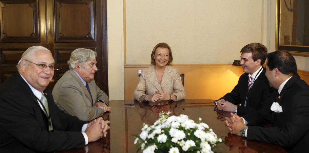 Rudi recibe a los representantes del Primer Parlamento Iberoamericano de la Juventud