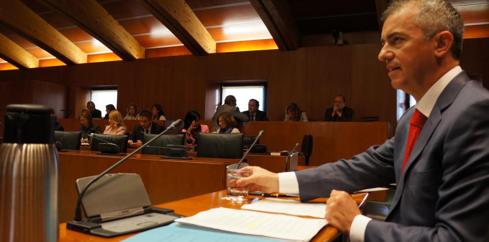 Javier Campoy apuesta por la disciplina financiera y el seguimiento exhaustivo de la ejecución presupuestaria para optimizar la eficiencia en el gasto público y cumplir el déficit 
