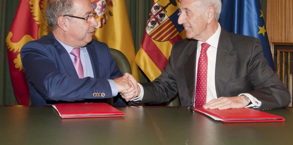 Gobierno de Aragón y Ayuntamiento firman el convenio para el sellado del antiguo vertedero municipal