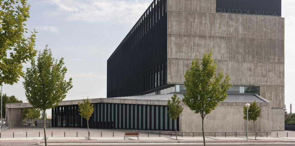 La sede judicial de la calle Santo Grial de Huesca ha cerrado hoy sus puertas