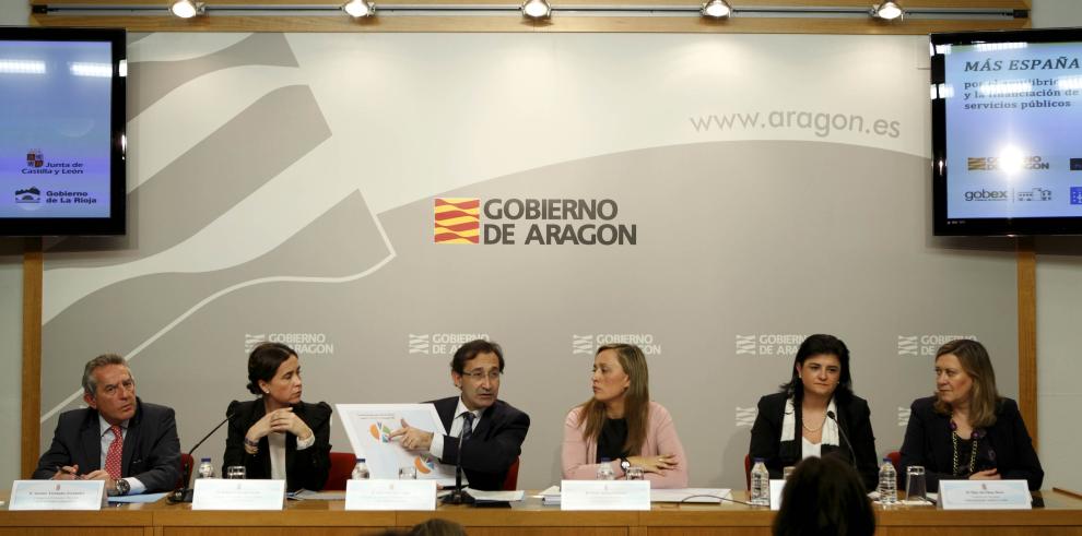 Aragón, Asturias, Castilla y León, Extremadura, Galicia y La Rioja defienden que el modelo de financiación autonómica valore adecuadamente los criterios de territorio, densidad, dispersión y envejecimiento para garantizar los servicios públicos 