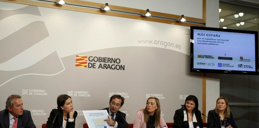 Aragón, Asturias, Castilla y León, Extremadura, Galicia y La Rioja defienden que el modelo de financiación autonómica valore adecuadamente los criterios de territorio, densidad, dispersión y envejecimiento para garantizar los servicios públicos 