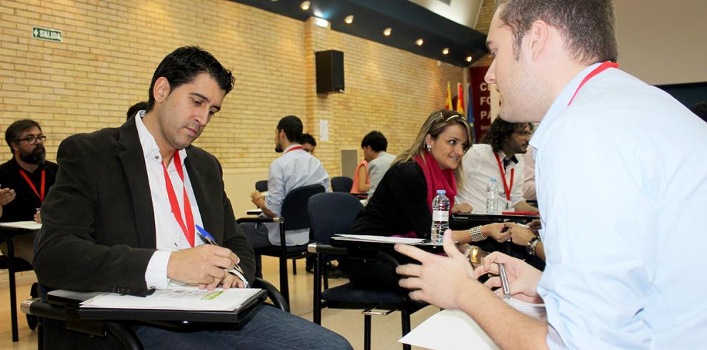 Los jóvenes emprendedores estimulan el contacto con el encuentro de Networking “conoce a 100 empresarios en cuatro horas”