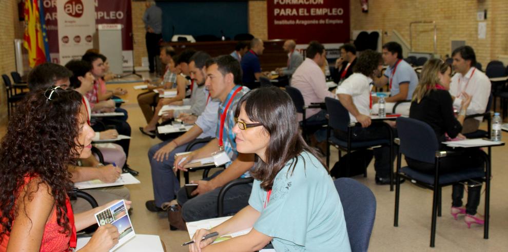 Los jóvenes emprendedores estimulan el contacto con el encuentro de Networking “conoce a 100 empresarios en cuatro horas”