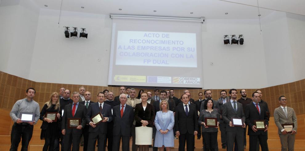 La Presidenta de Aragón reconoce la labor de la empresa en la Formación Profesional Dual