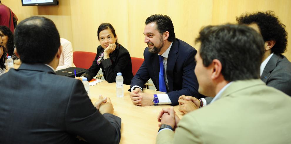 Los jóvenes emprendedores estimulan el contacto con el encuentro de Networking “conoce a 100 empresarios en cuatro horas”