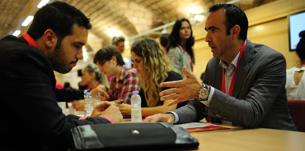 Los jóvenes emprendedores estimulan el contacto con el encuentro de Networking “conoce a 100 empresarios en cuatro horas”