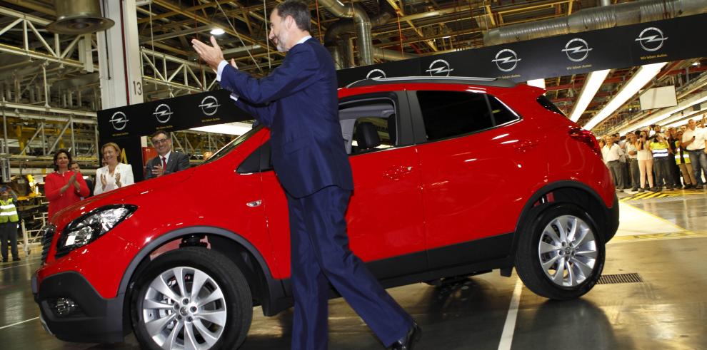 S.M. el Rey Felipe VI asiste a la presentación del Opel Mokka en la planta de Figueruelas