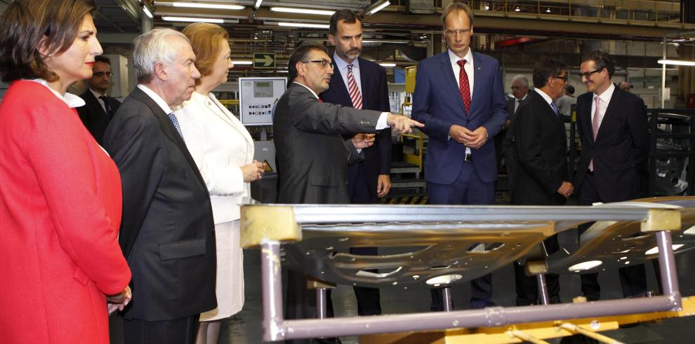 S.M. el Rey Felipe VI asiste a la presentación del Opel Mokka en la planta de Figueruelas