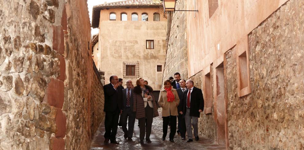 La Presidenta de Aragón visita Albarracín, Cella y Bronchales