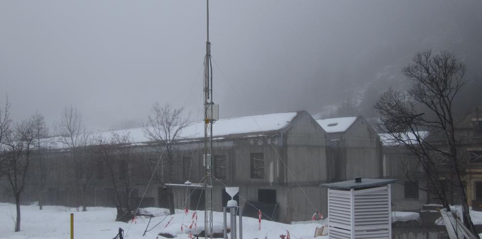 Demostración práctica de cortes en la nieve para prevenir aludes