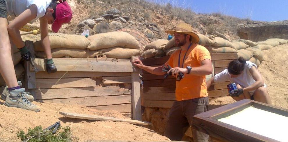 El director del IAJ visita el campo de trabajo “Historia milenaria para todos”