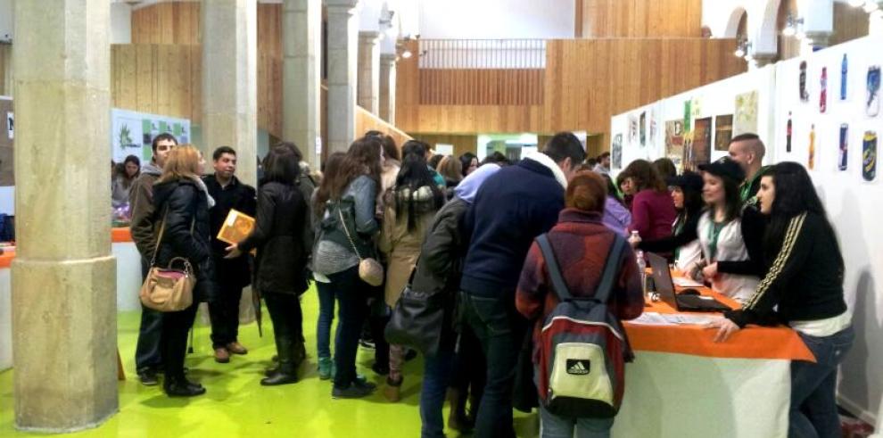 350 alumnos de FP participan en la I Feria Aragonesa de Empresas Simuladas