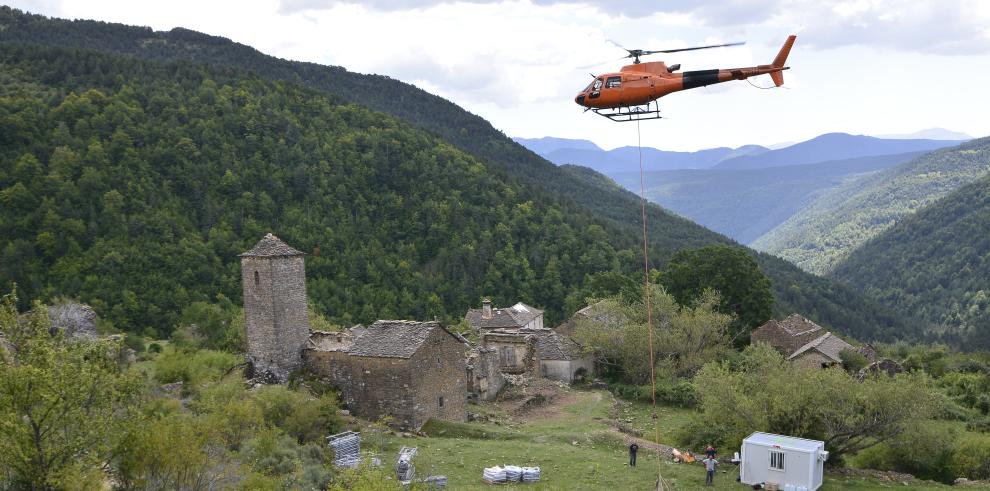 Todo listo para el traslado de la nueva cubierta de la iglesia de Otal