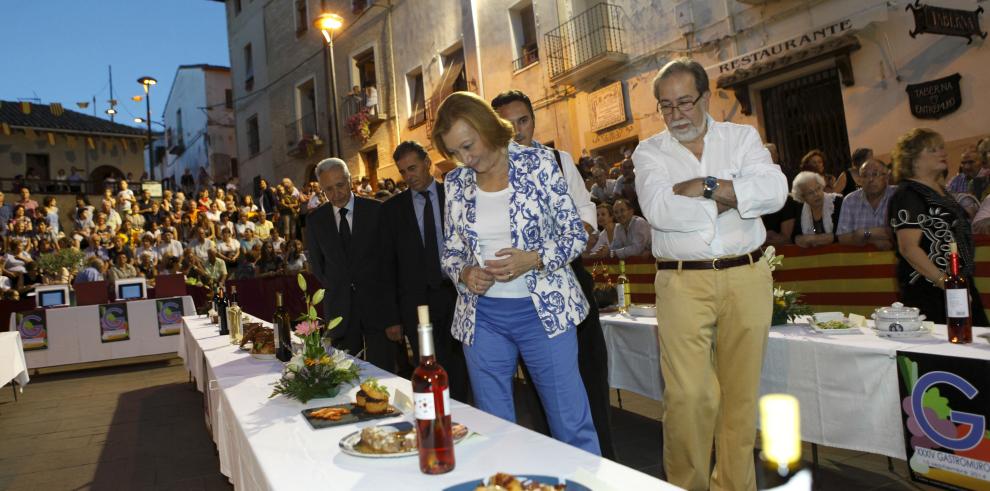 La Presidenta de Aragón conoce los entresijos de la vendimia en el Somontano de Barbastro