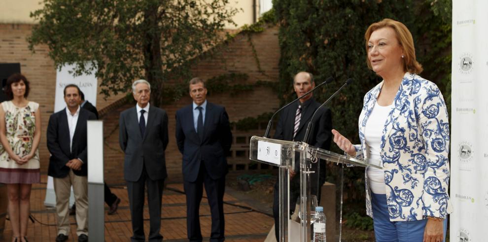 La Presidenta de Aragón conoce los entresijos de la vendimia en el Somontano de Barbastro