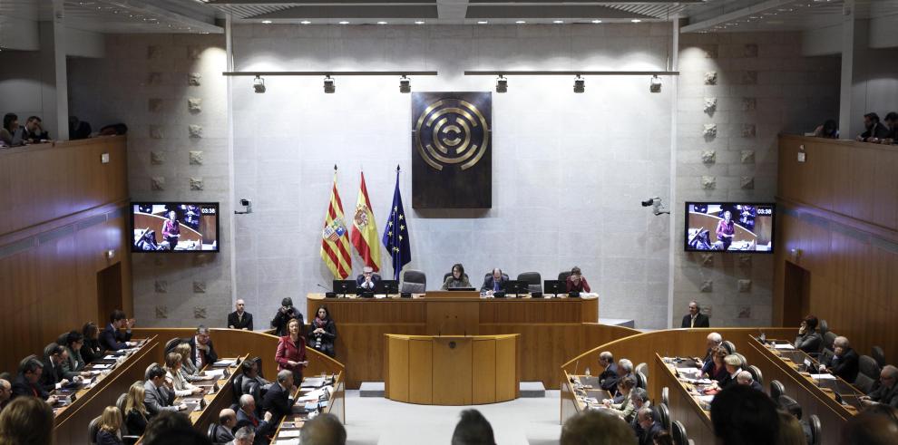 Rudi asegura que su Gobierno ha disminuido las cifras de paro juvenil que dejó el PSOE en Aragón