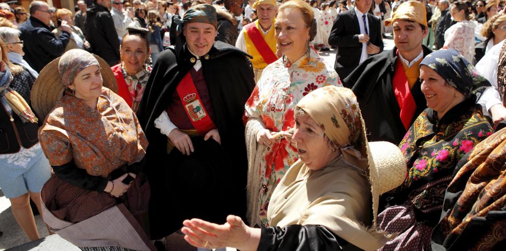 La Presidenta de Aragón ensalza la Fiesta de la Faldeta por “promover la difusión de la historia de la Comunidad y las virtudes de sus gentes”