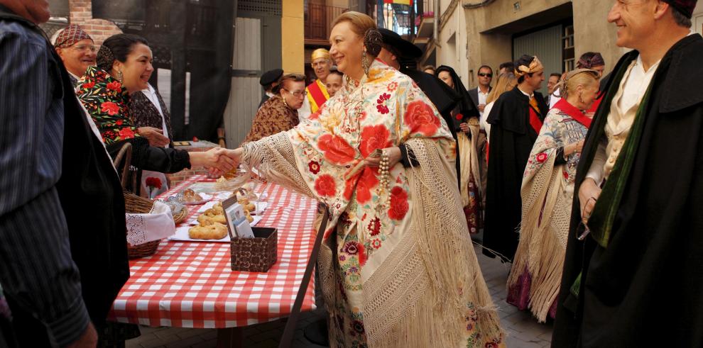 La Presidenta de Aragón ensalza la Fiesta de la Faldeta por “promover la difusión de la historia de la Comunidad y las virtudes de sus gentes”